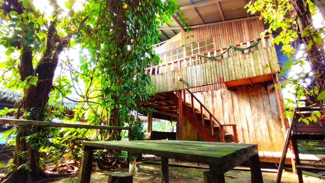 Hospedaje Y Tours Reina Arriera Amazonas Colombia Macedonia Экстерьер фото