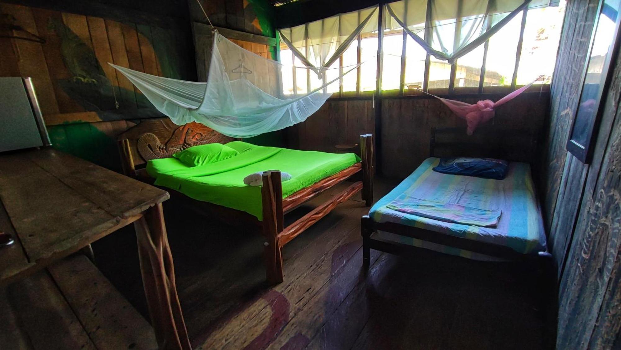 Hospedaje Y Tours Reina Arriera Amazonas Colombia Macedonia Экстерьер фото