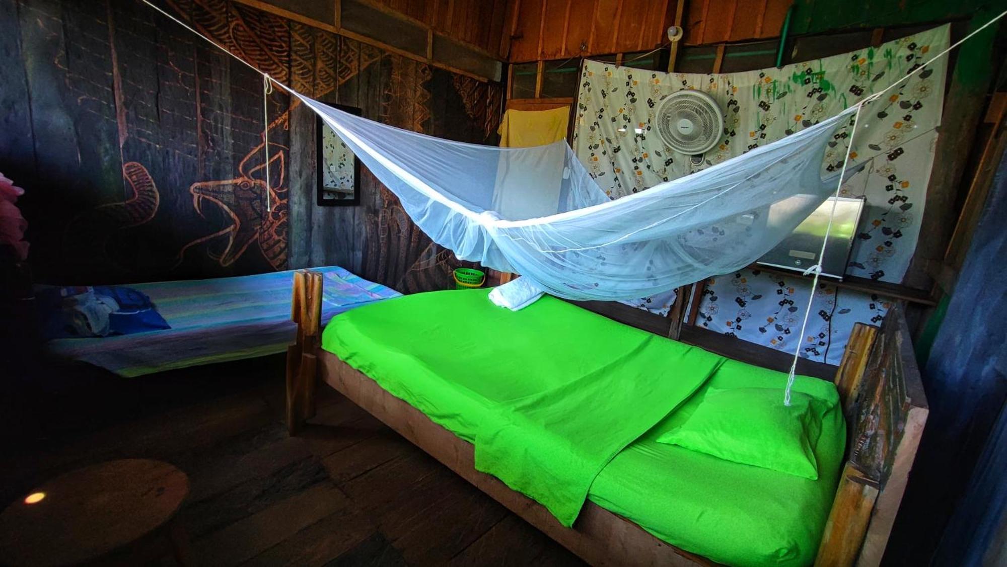 Hospedaje Y Tours Reina Arriera Amazonas Colombia Macedonia Экстерьер фото