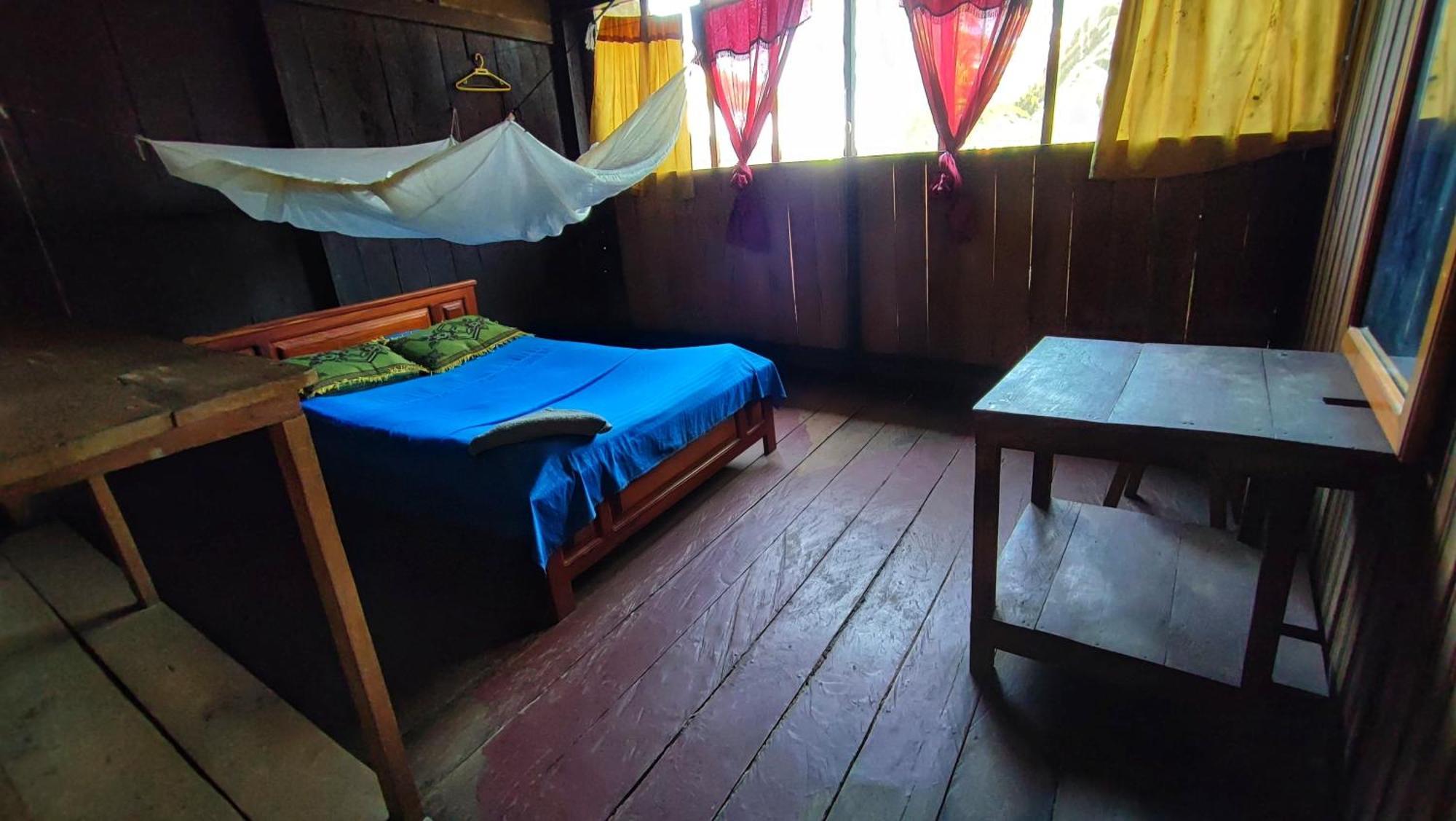 Hospedaje Y Tours Reina Arriera Amazonas Colombia Macedonia Экстерьер фото